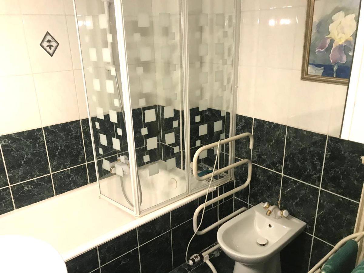 Chill Out Apartment, 2 Mins From Beach 니스 외부 사진